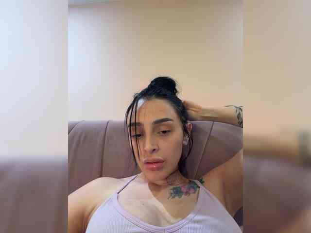 AprilRosse webcam