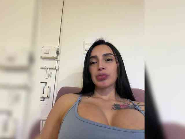 AprilRosse webcam