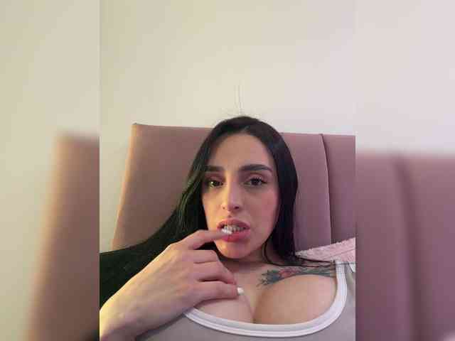 Model: AprilRosse