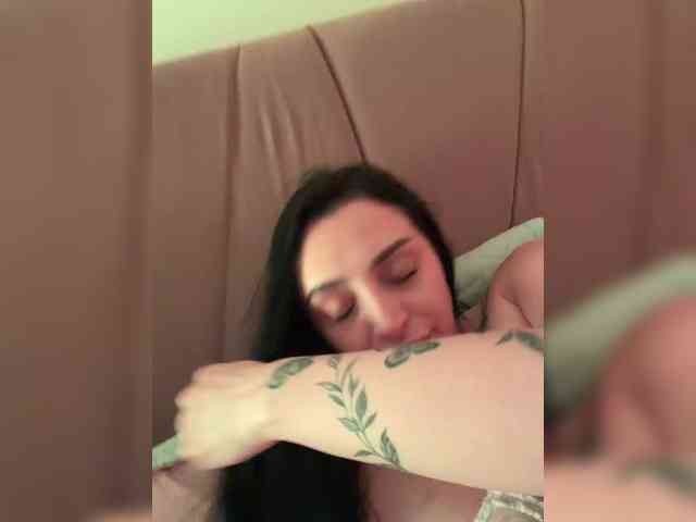 AprilRosse webcam