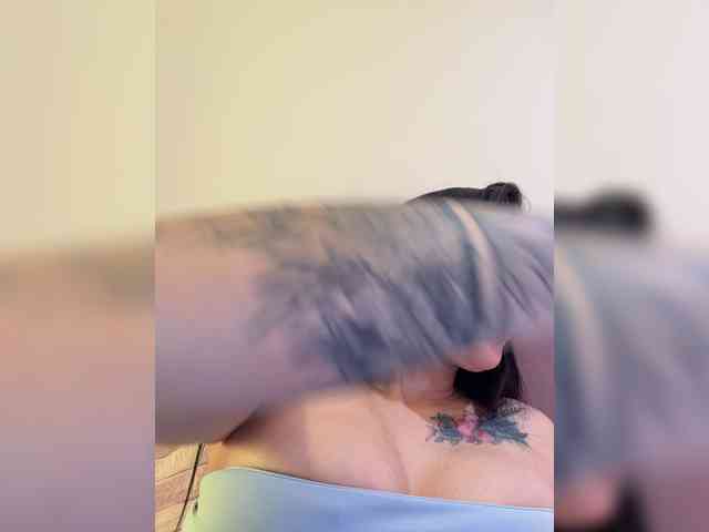 AprilRosse webcam