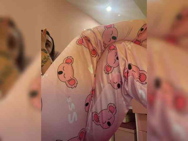 AprilRosse webcam