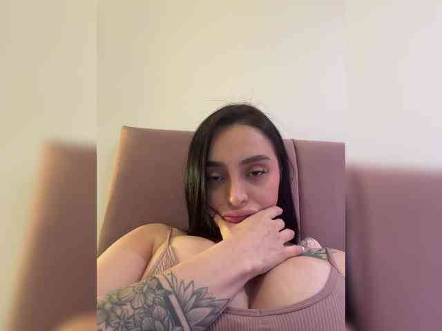 AprilRosse webcam