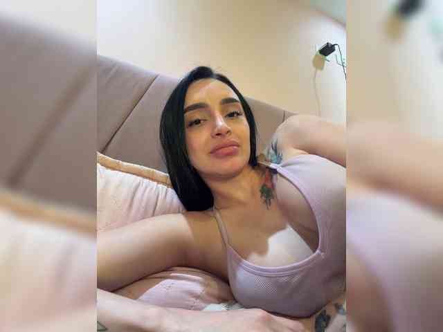 AprilRosse webcam