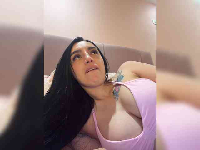 AprilRosse webcam