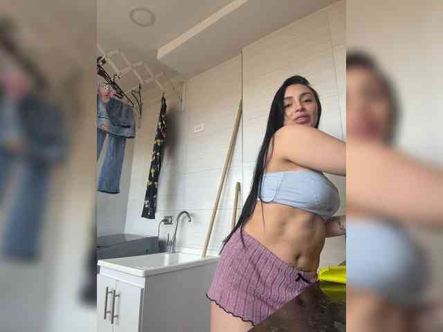 AprilRosse webcam