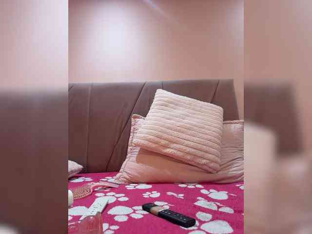 AprilRosse webcam