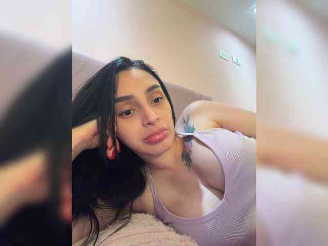 AprilRosse webcam