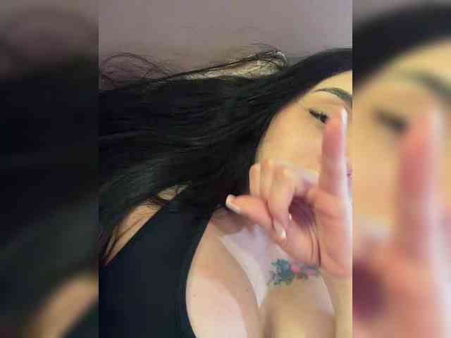 AprilRosse webcam