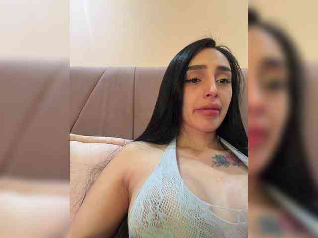AprilRosse webcam