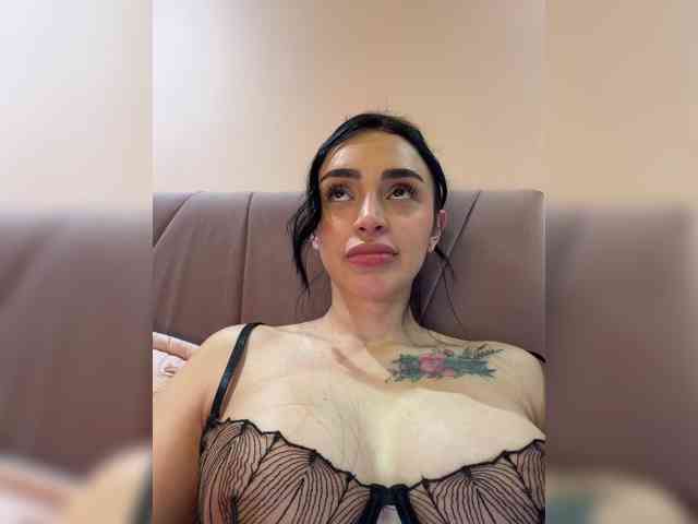 Modelo: AprilRosse