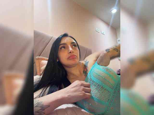 AprilRosse webcam
