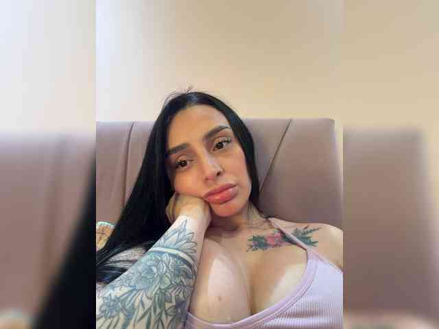 AprilRosse webcam