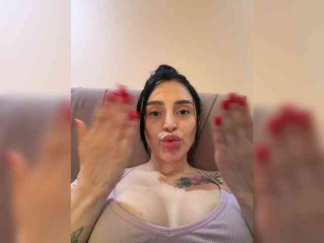 AprilRosse webcam