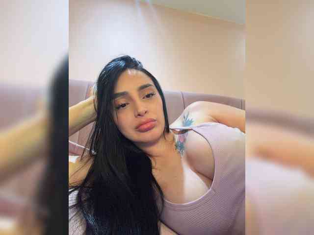 AprilRosse webcam