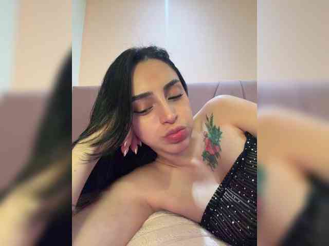 AprilRosse webcam