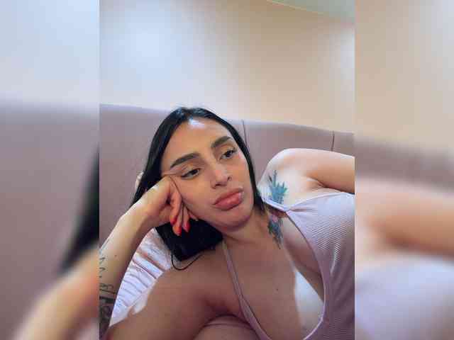 AprilRosse webcam