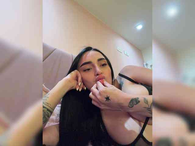 AprilRosse webcam