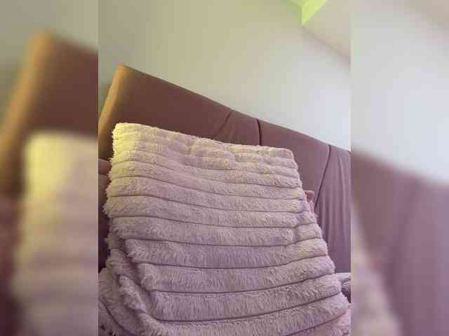AprilRosse webcam