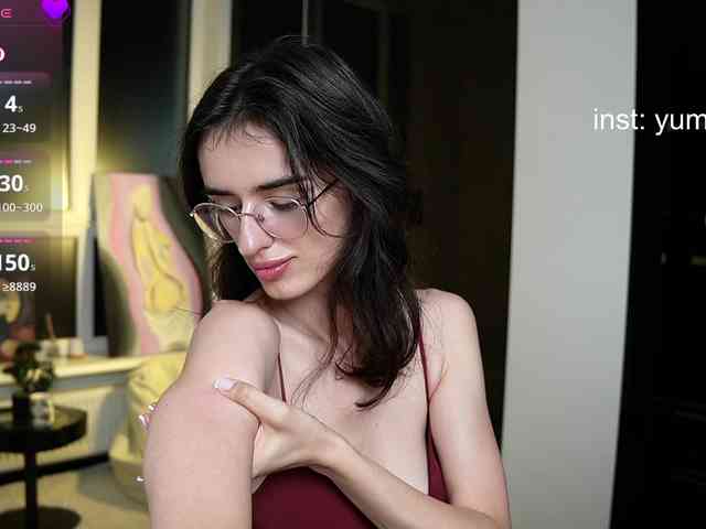 YummyTati webcam