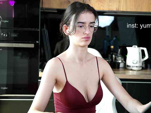 YummyTati webcam