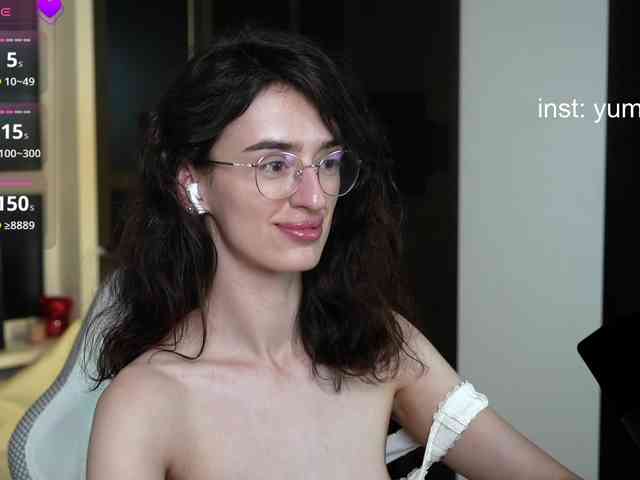 YummyTati webcam