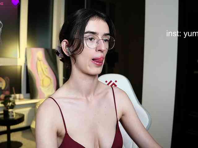 YummyTati webcam