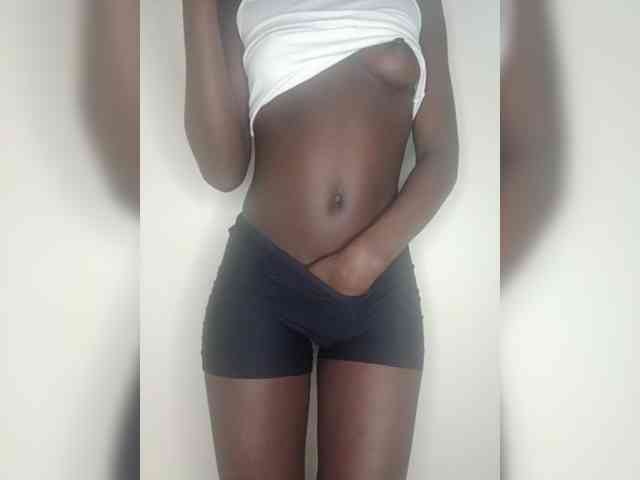 Sexybootyy webcam