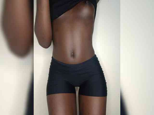 Sexybootyy webcam