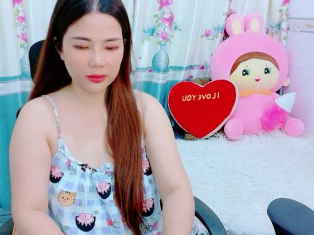Queendy live cam on BongaCams
