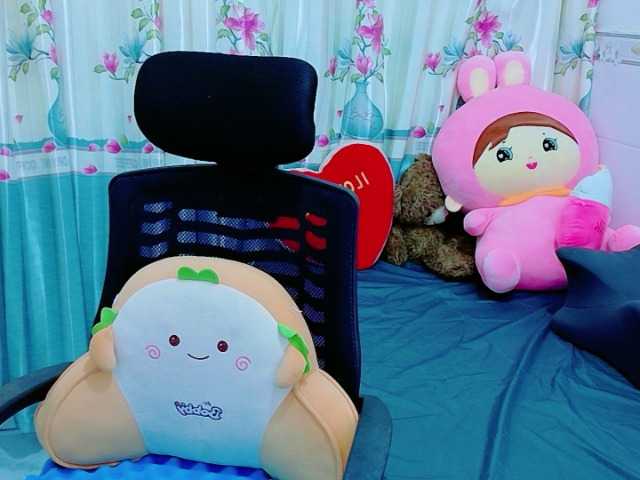 Queendy live cam on BongaCams