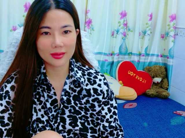 Queendy live cam on UnifiedCams