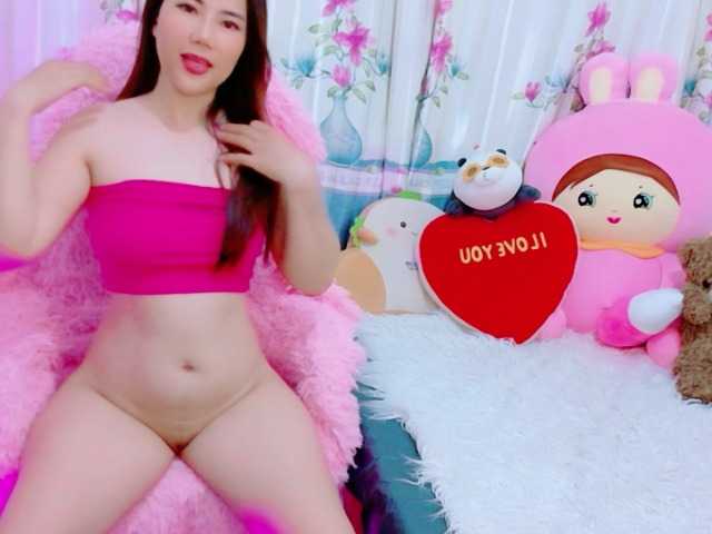 Queendy, live now on BongaCams
