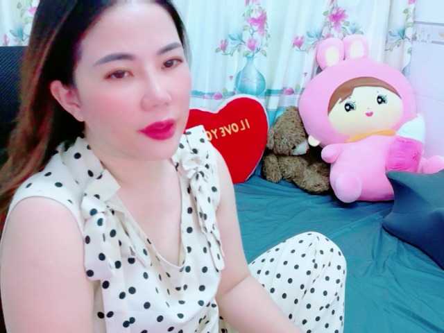Queendy live cam on BongaCams