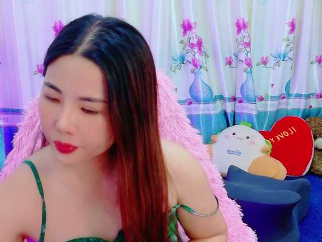 Queendy live cam on BongaCams