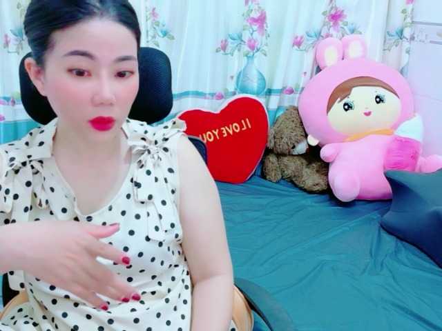 Queendy live cam on BongaCams