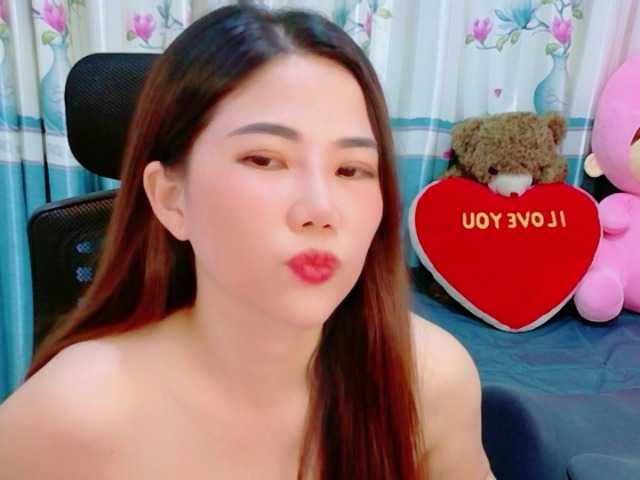 Queendy live cam on BongaCams