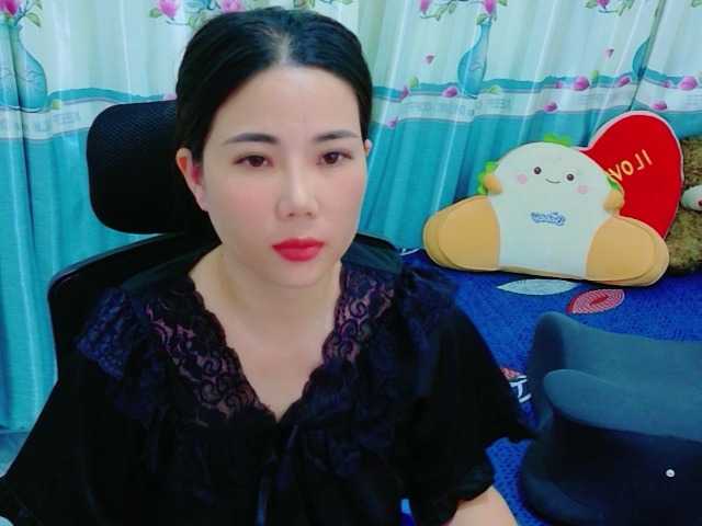 Queendy live cam on BongaCams