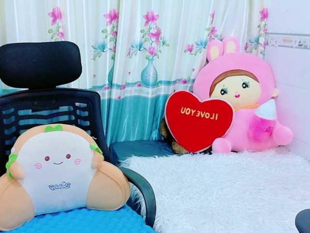 Queendy live cam preview
