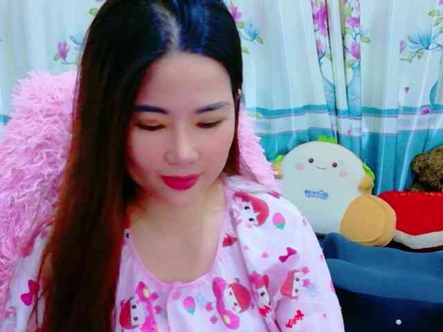 Queendy's cam show statistics and live stream