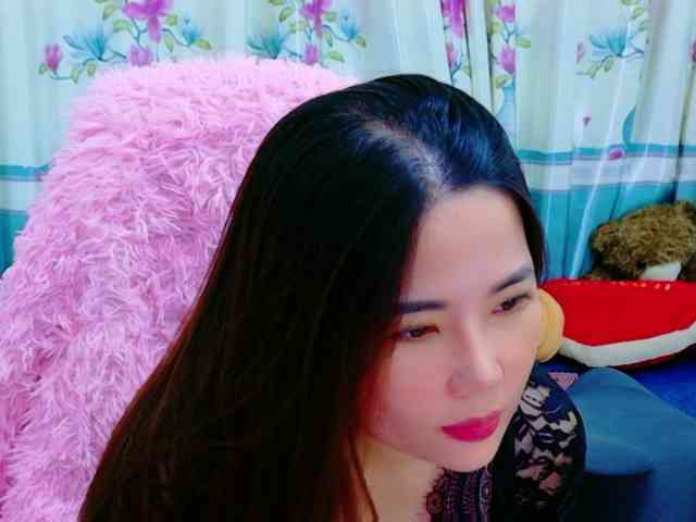 Queendy's cam show statistics and live stream
