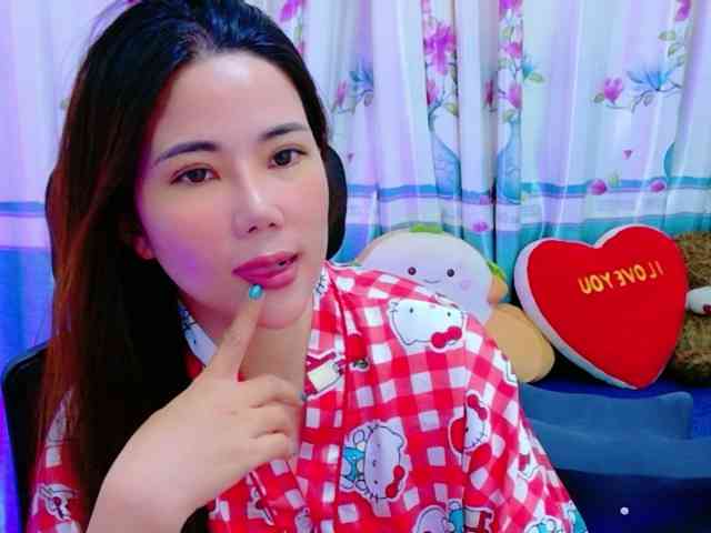 Queendy Live Webcam on BongaCams