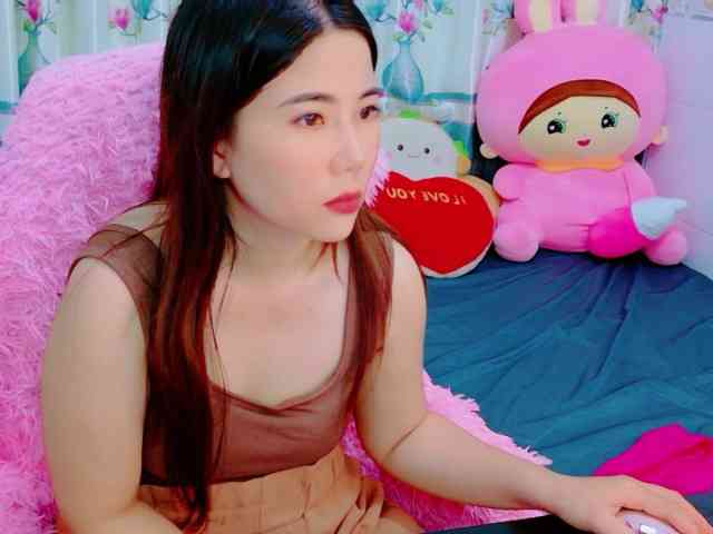 Queendy Live Webcam on BongaCams