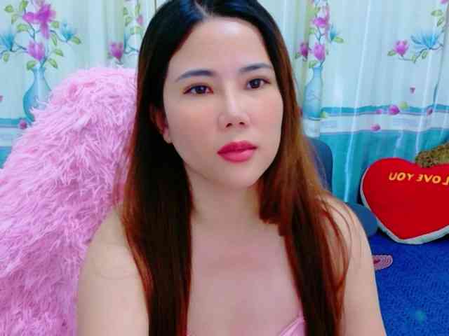 Queendy Live Webcam on BongaCams
