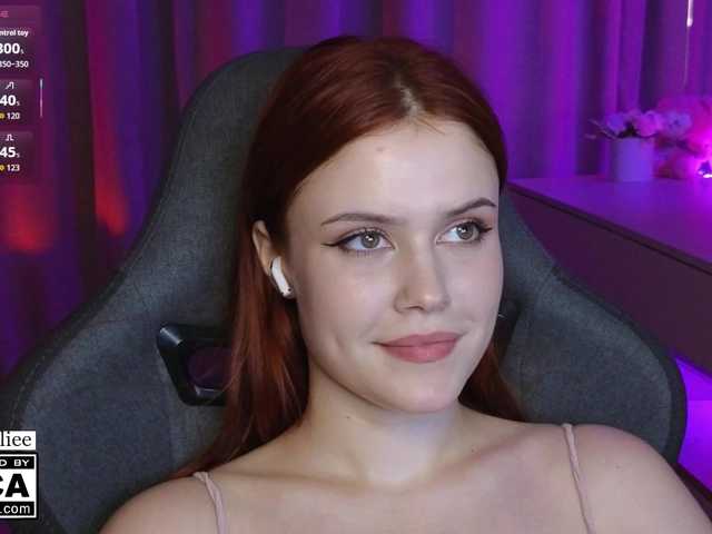 AliceWyliee live cam on BongaCams
