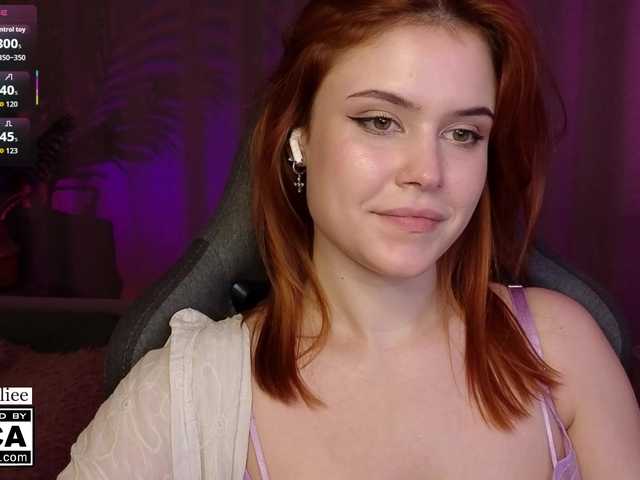 AliceWyliee live cam on BongaCams