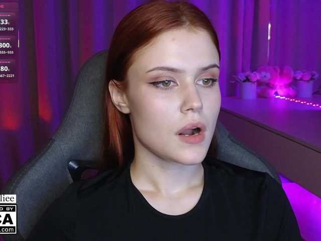 AliceWyliee live cam on BongaCams