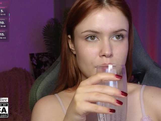 AliceWyliee live cam on BongaCams