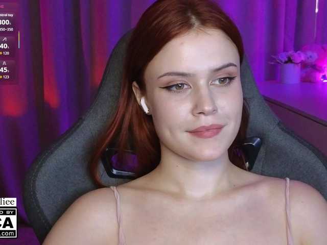 AliceWyliee live cam on BongaCams