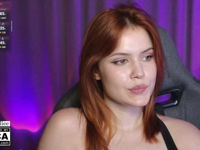 AliceWyliee live cam on BongaCams